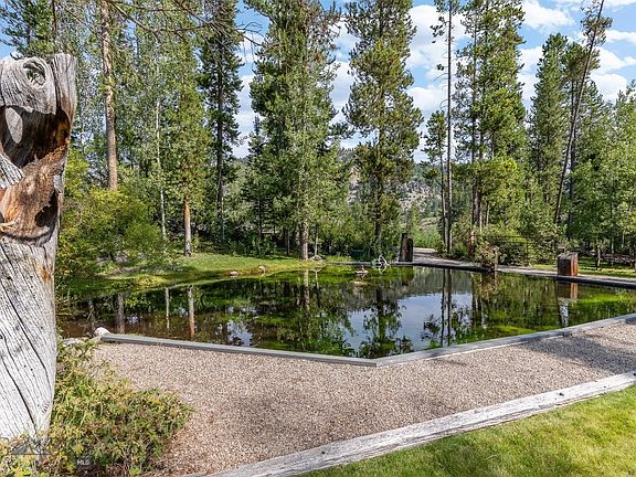 2nd image of 105 Yankee Flats Rd