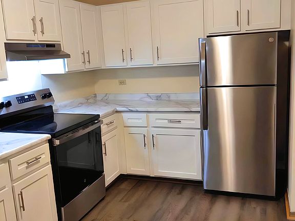 2nd image of 13312 Parkwood Dr #217
