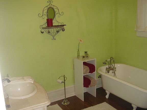 Traditionally remodeled Bathroom 