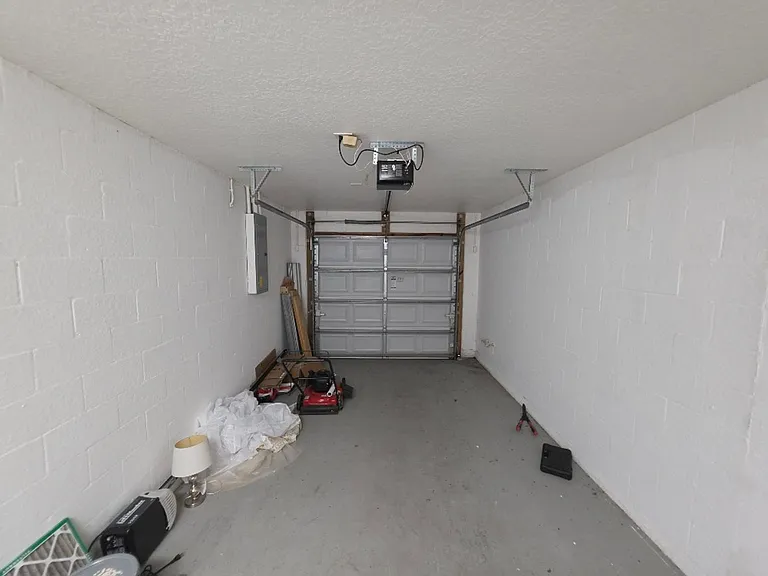 808 Valencia Ave — Photo 18