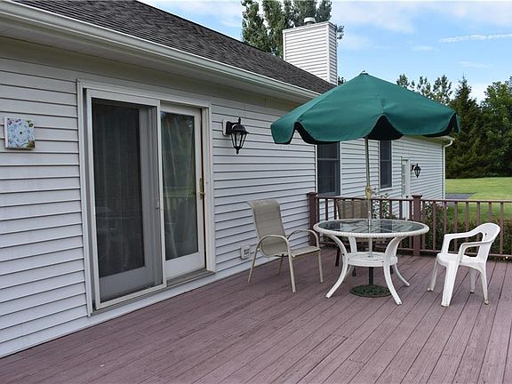 4th image of 4951 Meadow Dr