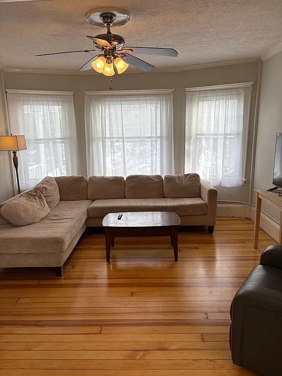 2 bed, 1.0 bath, 1300 sqft, $2,900 — Photo 3