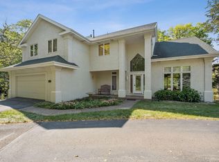 1584 Oakways St, Wayzata, MN 55391