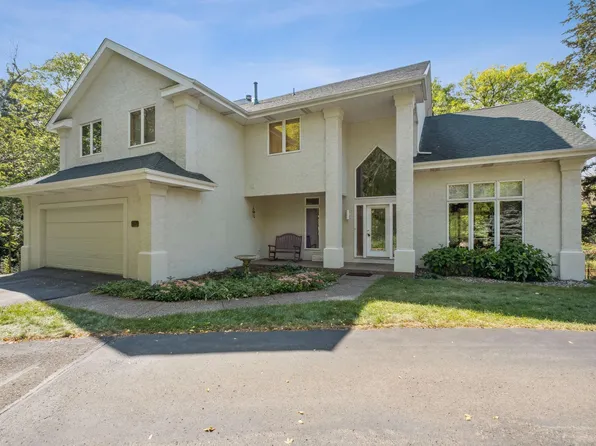 1584 Oakways St, Wayzata, MN 55391