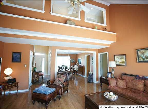 4th image of 7451 Lauren Ln