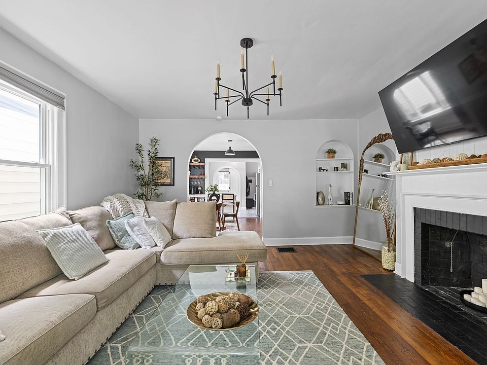 1st image of 5258 N College Ave