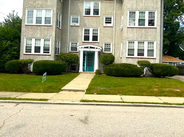 34 Meadow Rd, Woonsocket, RI 02895