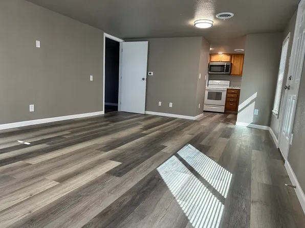 420 N 5th Ave, Sterling, CO 80751