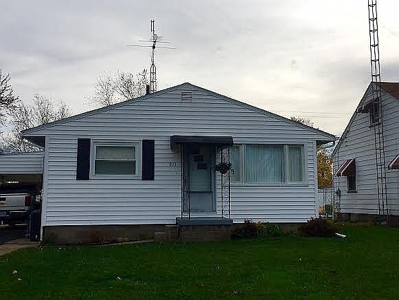 1st image of 833 E College St