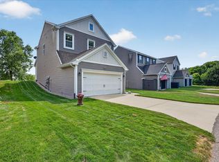 1314 Highland Hl, Lowell, MI 49331