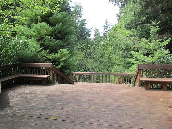 2nd image of 320 SE Evergreen Dr