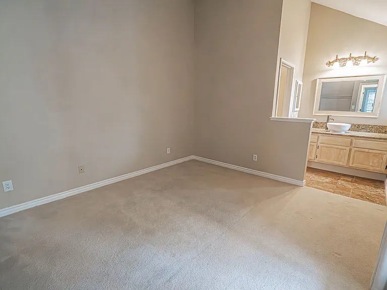 24022 Rockridge Ct — Photo 9