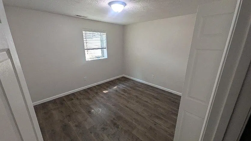 South Bedroom — Photo 2