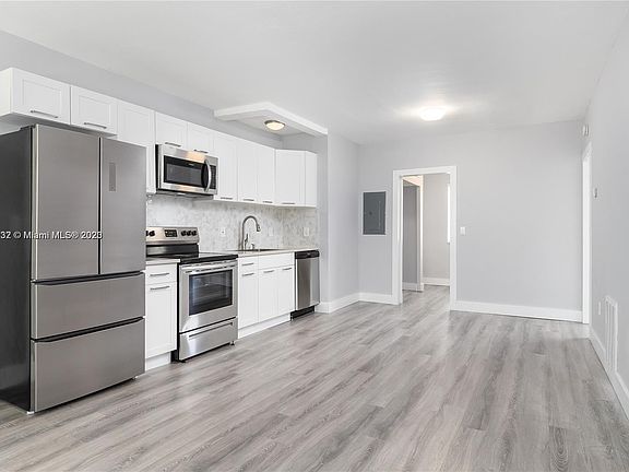 3rd image of 1275 Marseille Dr #35