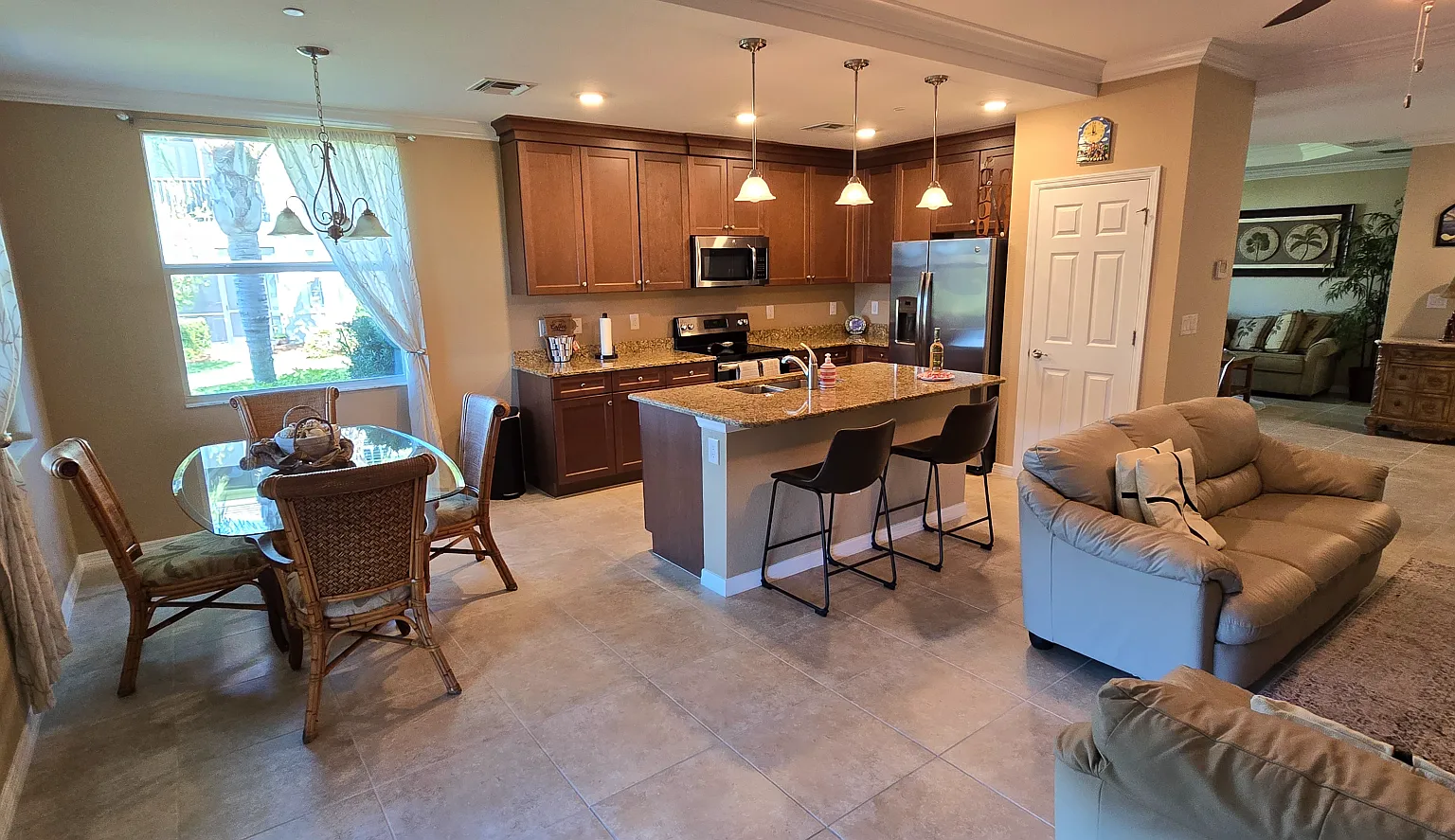 2 bed, 1532 sqft, $2,900 — Photo 3