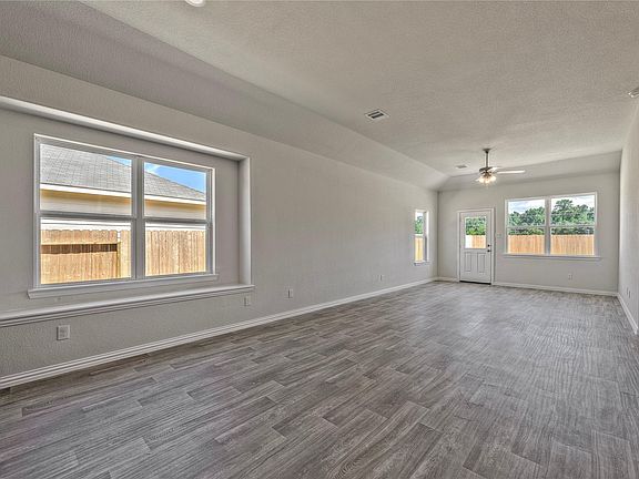 4th image of 407 E Young Ave