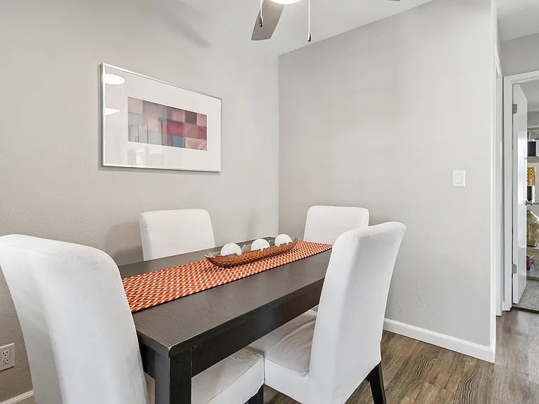 Terra House Apartments — Photo 9