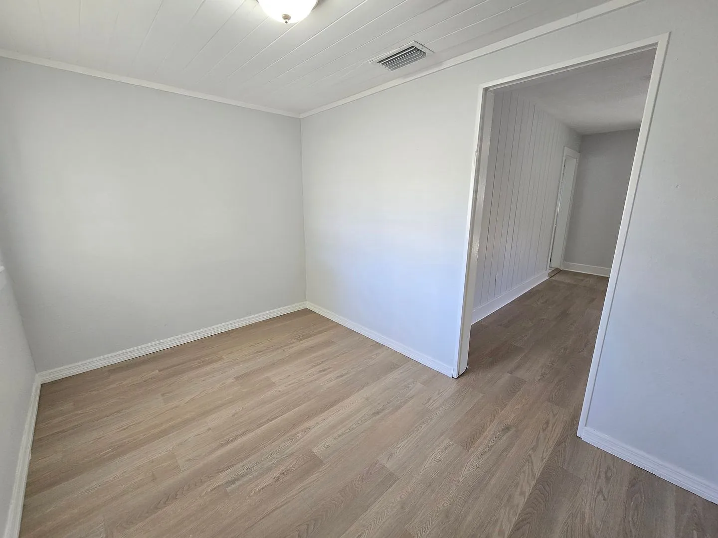 Nicely Updated 2BR Home Near Downtown Sarasota with Large Lot! — Photo 4