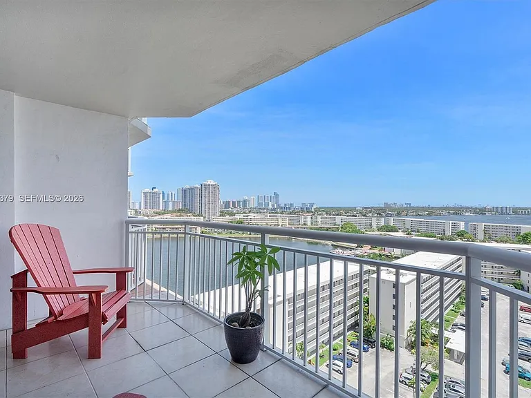 18031 Biscayne Blvd #1401 — Photo 38