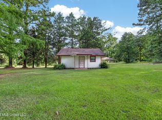 927 Crooked Creek Rd, Silver Creek, MS 39663
