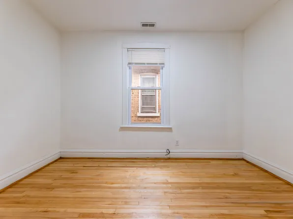 2630 W 42nd St #2F, Chicago, IL 60632