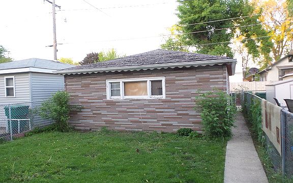 3rd image of 3219 Cuyler Ave