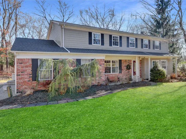 6 Trent Court, Smithtown, NY 11787