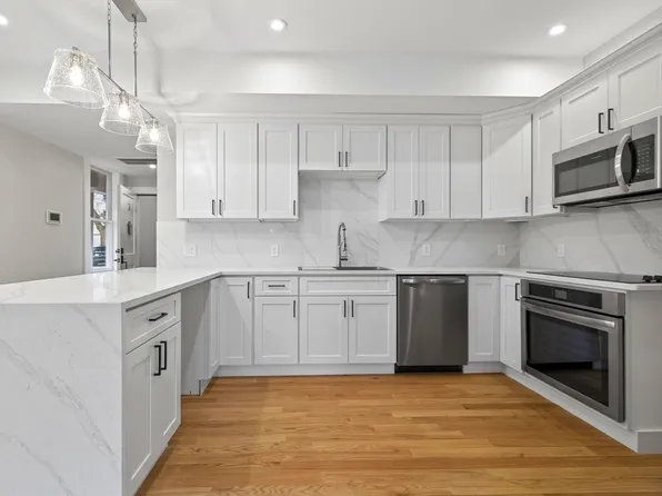 60 Stanley St #101, Dorchester, MA 02125