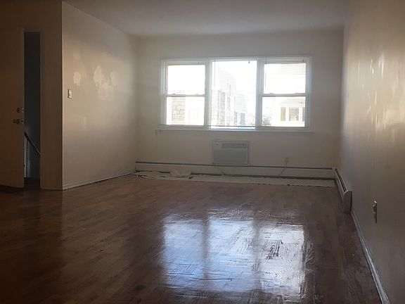 3rd image of 1618 Bell Blvd #2