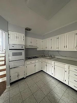 3rd image of 1205 E 66th St #4