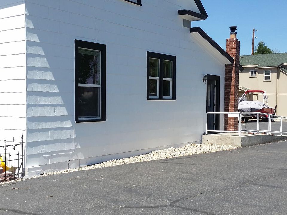 2nd image of 1495 Us Highway 395 N Ste A