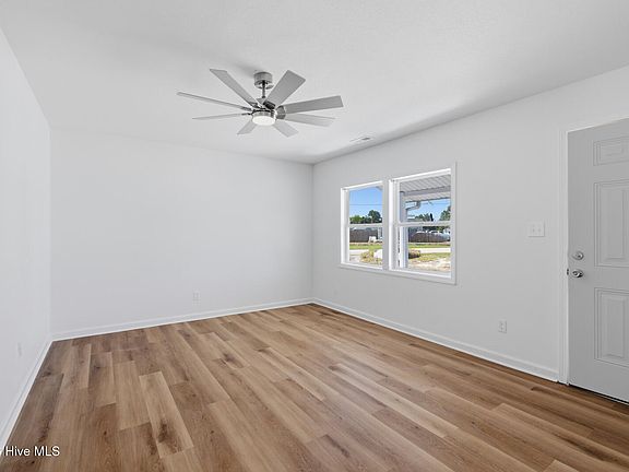 3rd image of 93 Riegel Drive