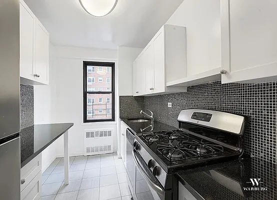 Sold by Warburg | media 12