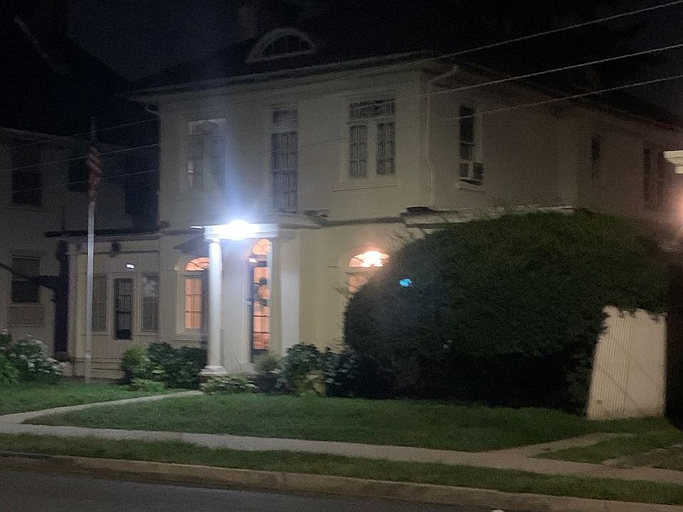 2nd image of 1632-1636 W Walnut St