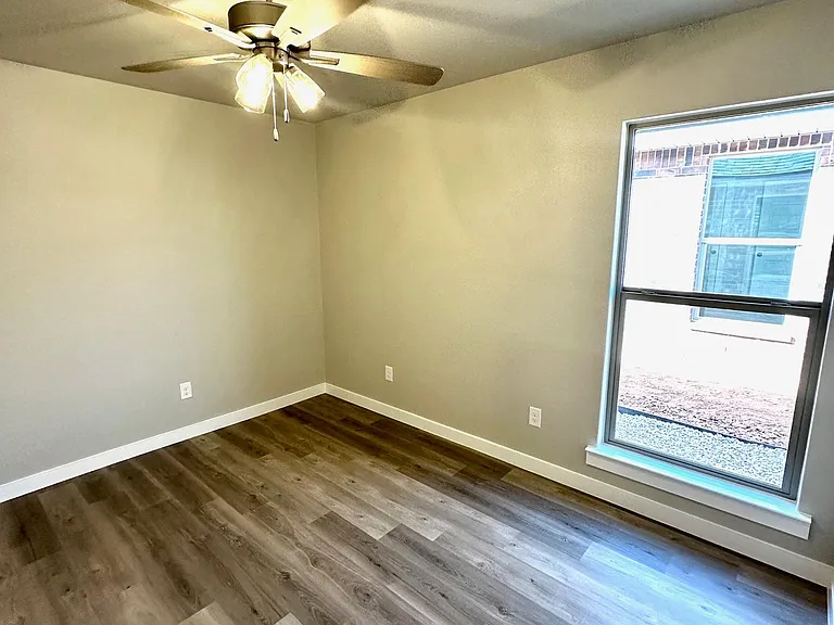 3210 Cottonwood Ave — Photo 11