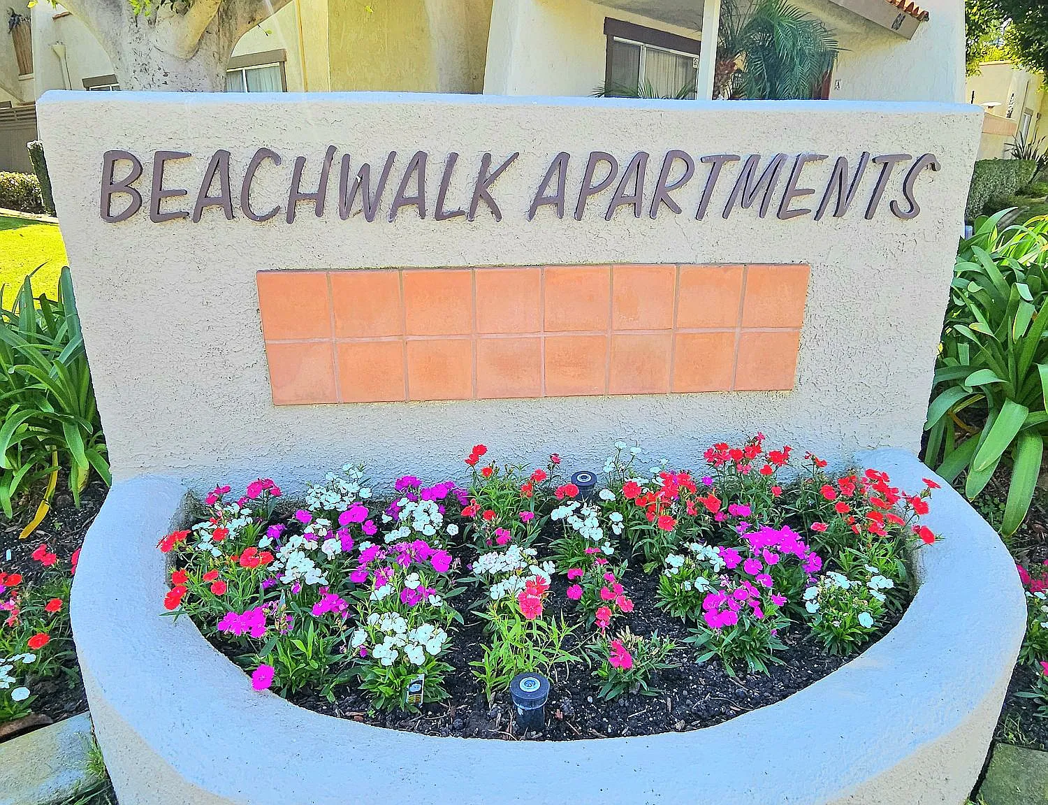 Beach Walk Apartments — Photo 1