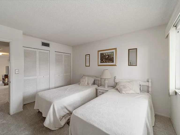 557 Midway #B — Photo 3