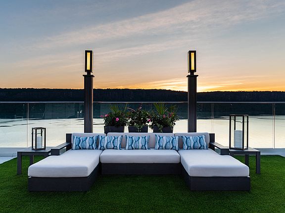 Stratus on Hudson Roof Deck