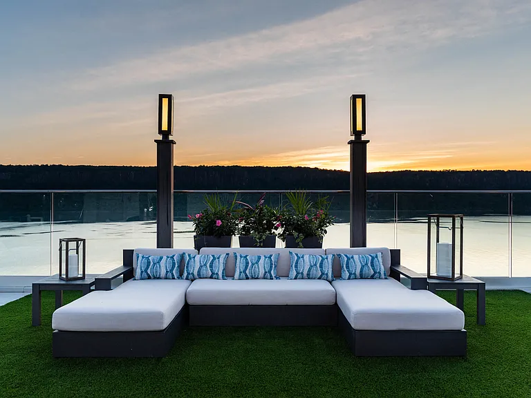 Stratus on Hudson Roof Deck