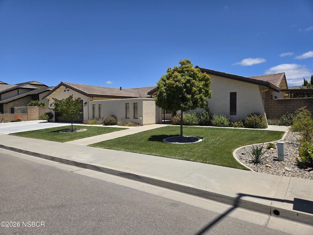 608 Marian Dr, Santa Maria, CA - View 3
