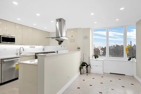 Rented by R New York | media 39