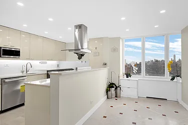 Rented by R New York