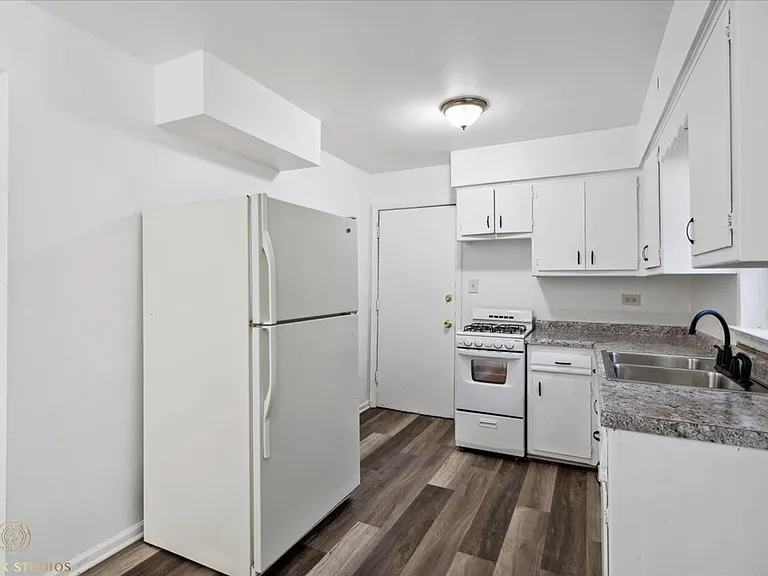 1204 S 49th Ct #6 — Photo 5