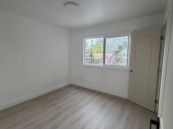 5th image of 8671 Harriet Ln