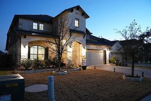 2404 Muzzie Ln Photo 1