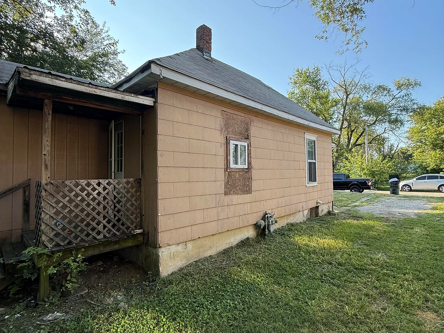 3 bed, 871 sqft, $895 — Photo 3
