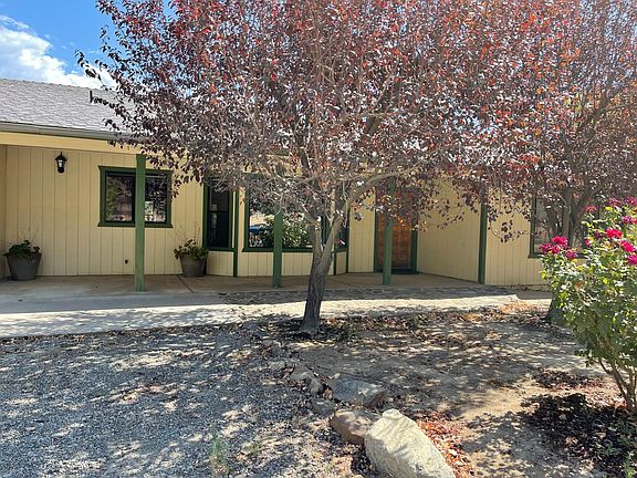 Front entrance to home. Let your imagination free to possibilities of personalized seating and personalized stylings.