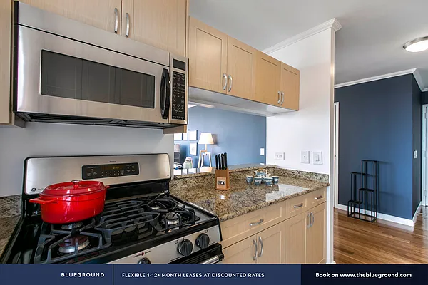 Rented by The Blueground | media 8