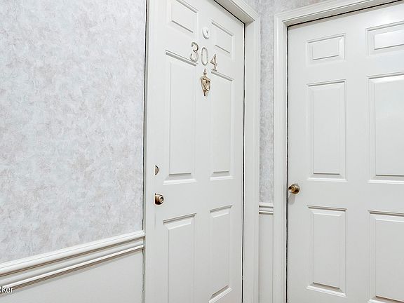 3rd image of 304 Donard Park Ave #304