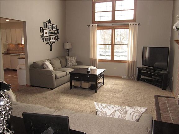 3rd image of 4882 Cabernet Dr